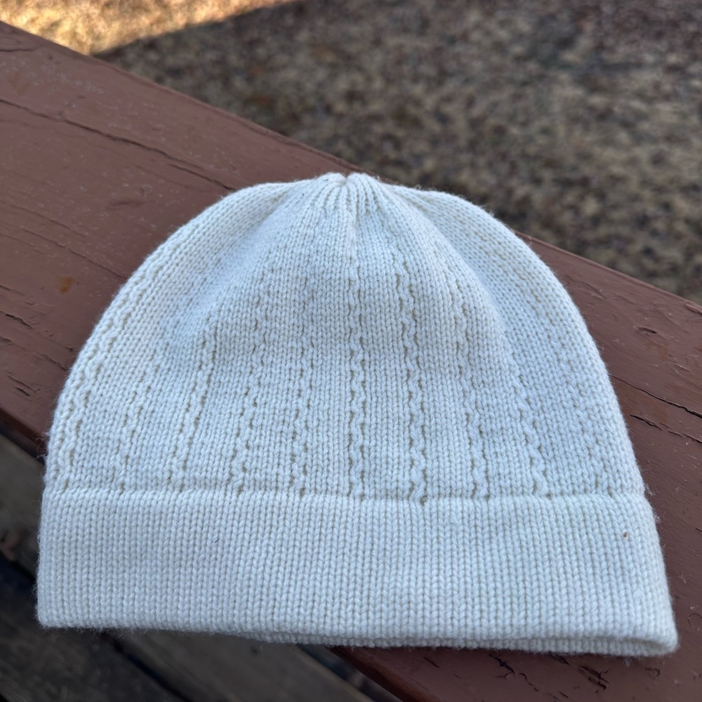 Echo white beanie hat